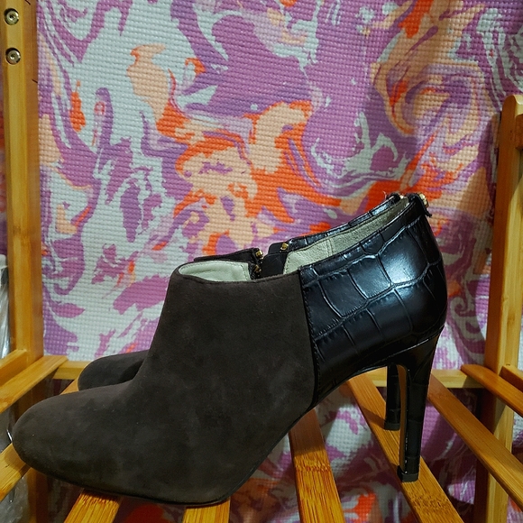Michael Kors Womens Ankle Boots/Booties Brown Suede Croc Prints - Picture 1 of 3